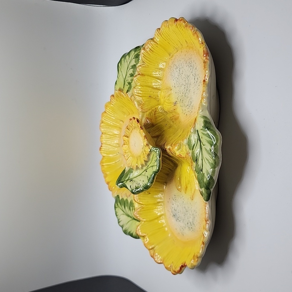 Sunflower Divided Dish With Raised Center Handle Vintage - Picture 4 of 7